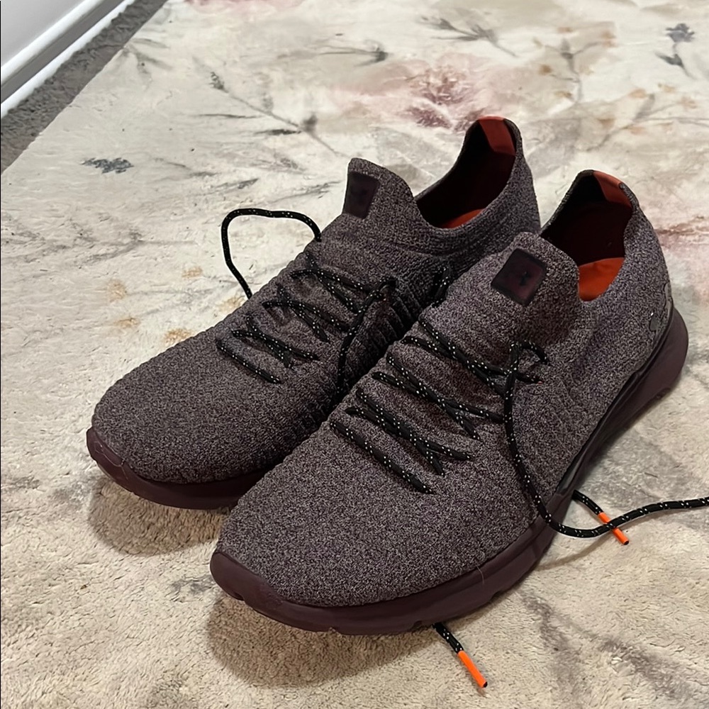 Under Armour Men's cross training shoes